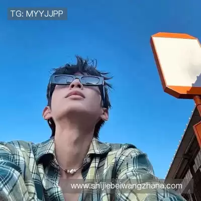 薄发华
